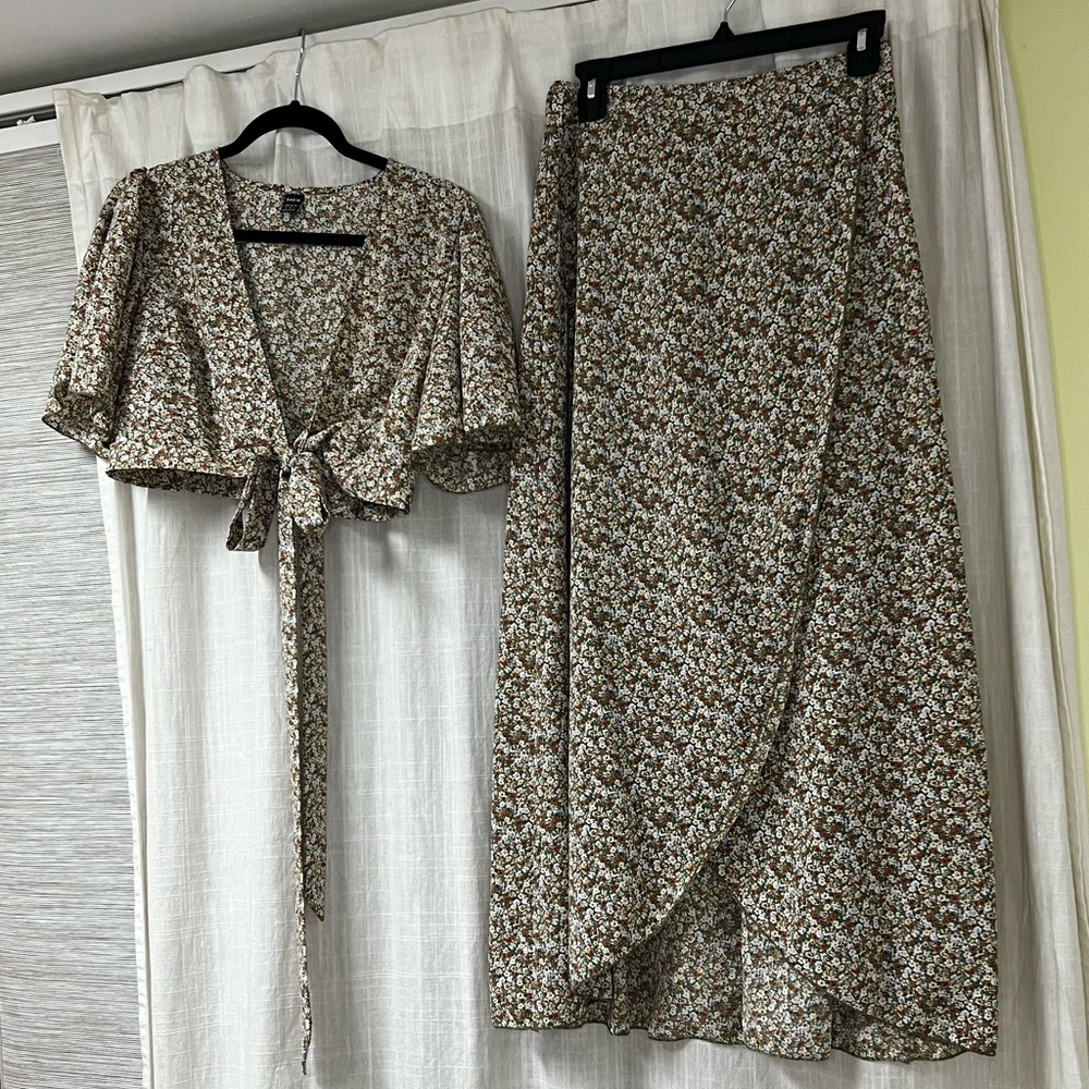 Two piece skirt and cropped top